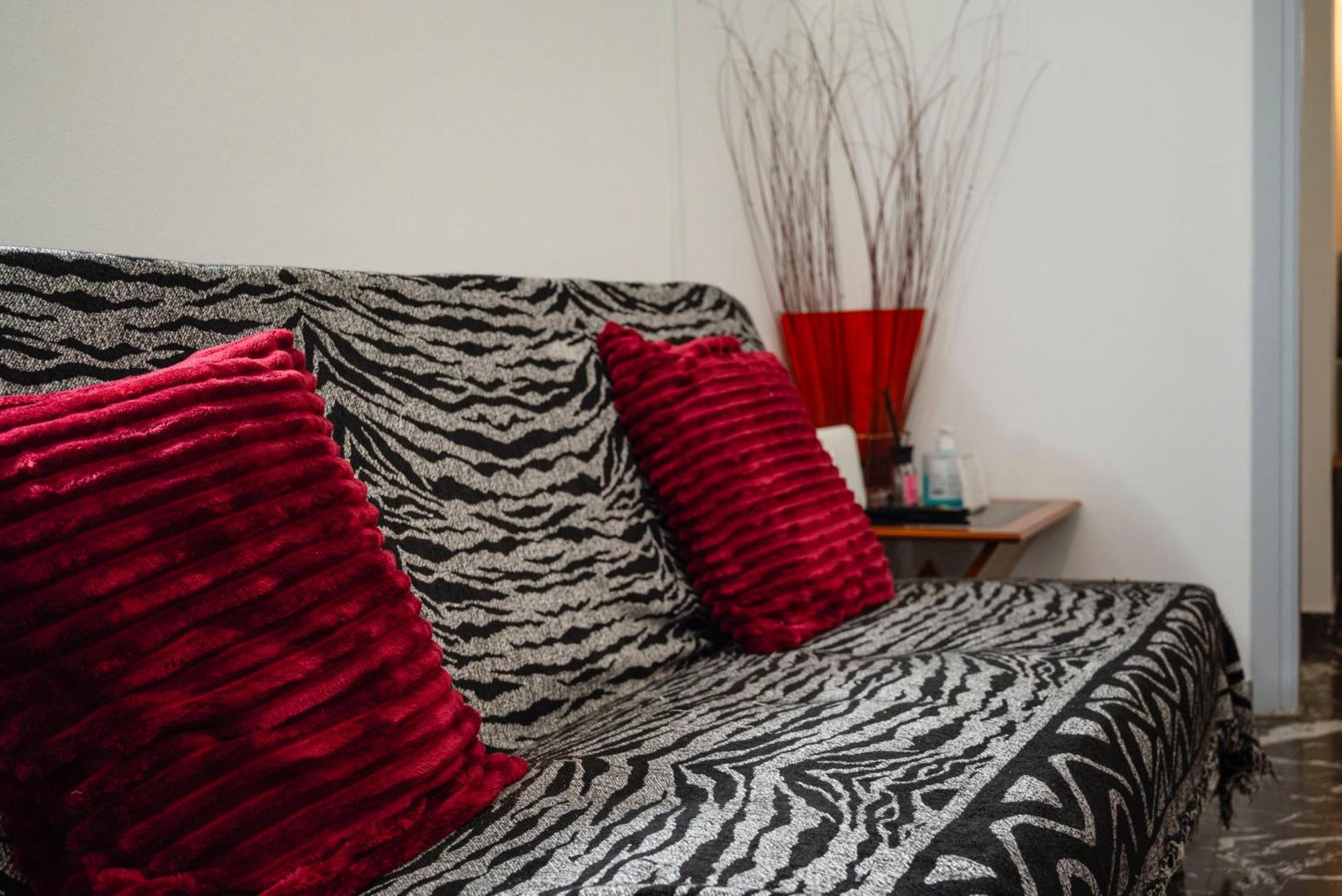 Local Urban Living 2Bd Apartment In Aten Exteriör bild
